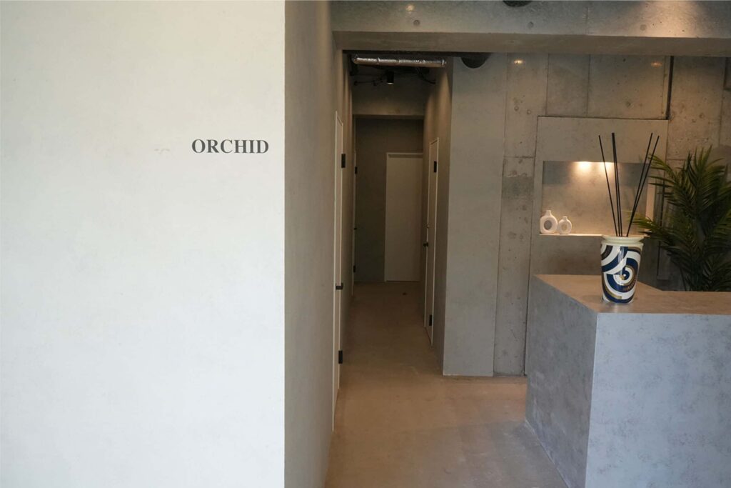 20251110-orchid-エントランス