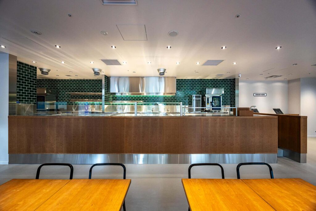 crisp salad works 日比谷-内観-01