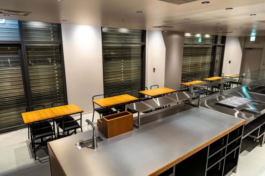 crisp salad works 日比谷-内観-02