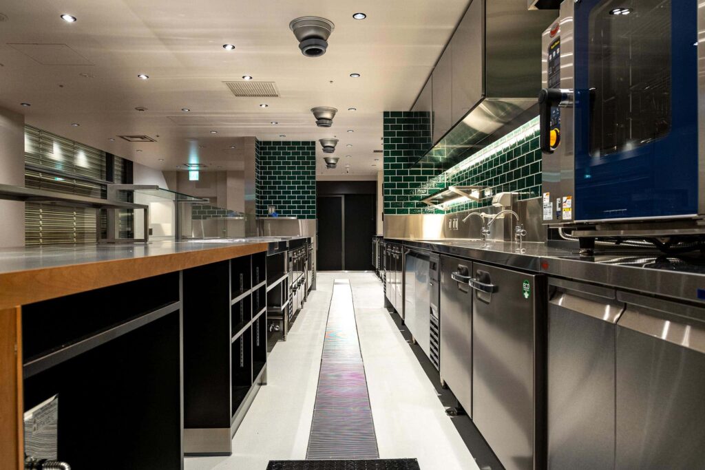 crisp salad works 日比谷-内観-04